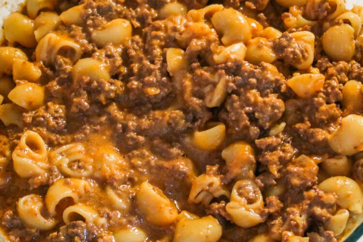 Homemade Hamburger Helper, Recipe, Comfort Food, Easy Cooking, One-Pot Meal, Ground Beef, Pasta, Family Dinner, Quick Recipe, Weeknight Meals, Dinner Ideas, Budget-Friendly, Delicious, Crowd-Pleaser, Meal Prep, Leftovers, Comforting, Homemade, Savory, Classic Dish.